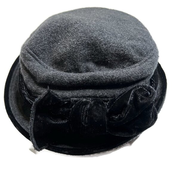 Womens Cloche Hat Black Fitted Lined Head Band Bow OS‎ - Picture 2 of 7